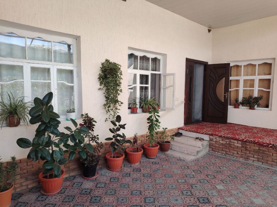 Yaxshi holatda uy sotiladi