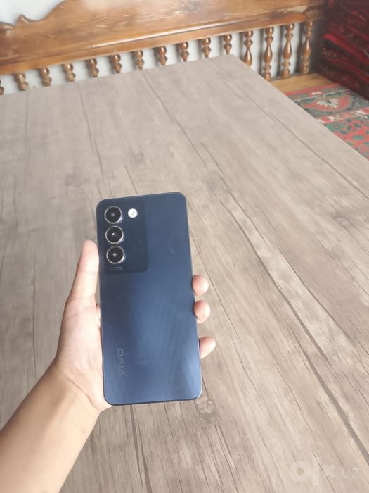 Телефон vivo y100 с гарантием