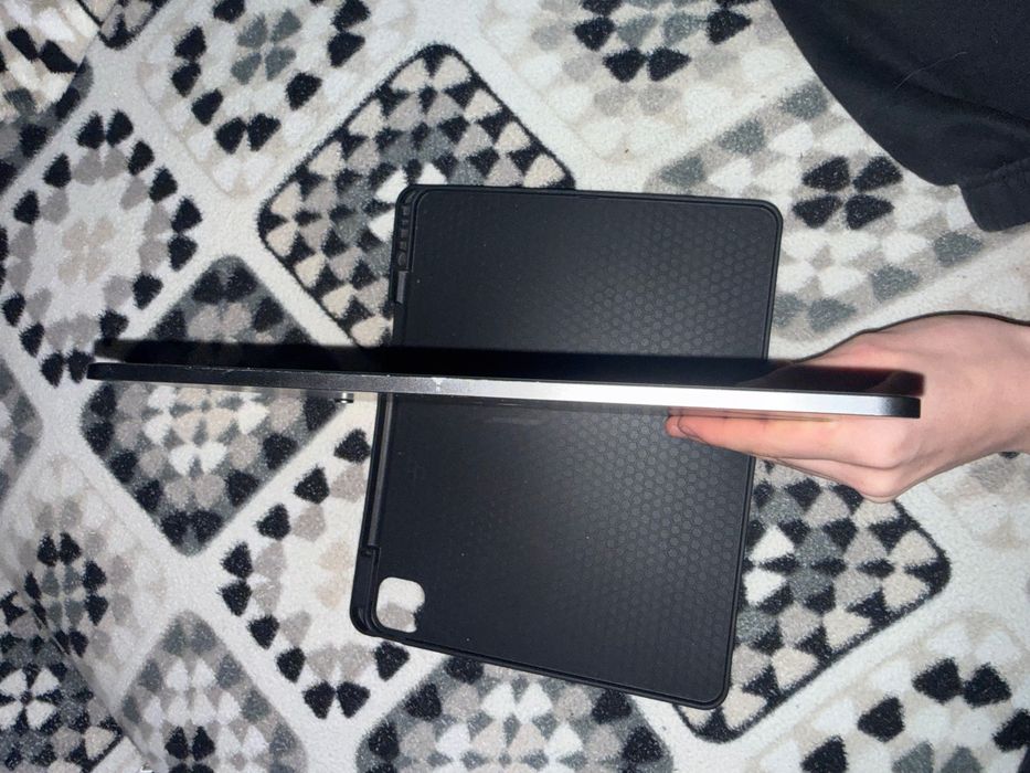 Vând iPad Pro 2018 64GB 13 inch