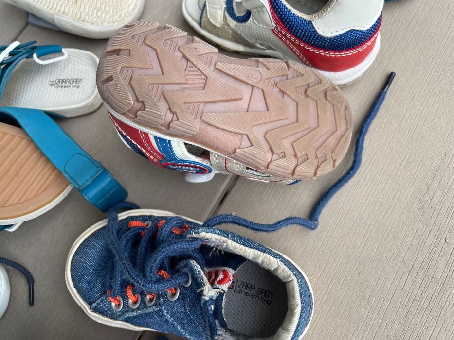 7 чифта обувки и сандали за 1 г. Бебе, размер 18/19