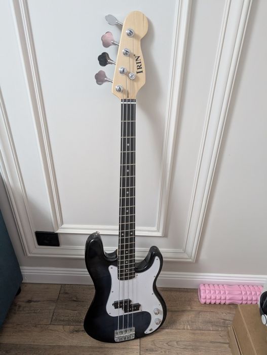 Электронная басс гитара Iris