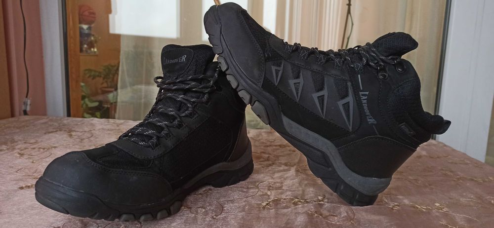 Timberland№ 38-40лв Karrimor№43-55лв,Landrover№44-45 лв,ЕССО № 40-35лв