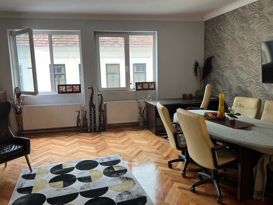 Inchiriez Apartament central 3 camere