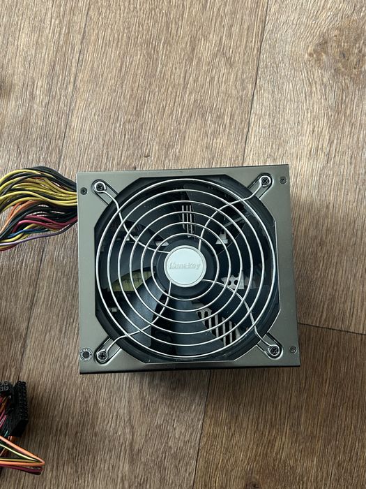 Блок питания Huntkey