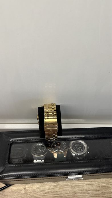 Мъжки златист часовник