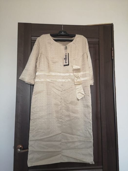 Любое платье по  2000 тенге