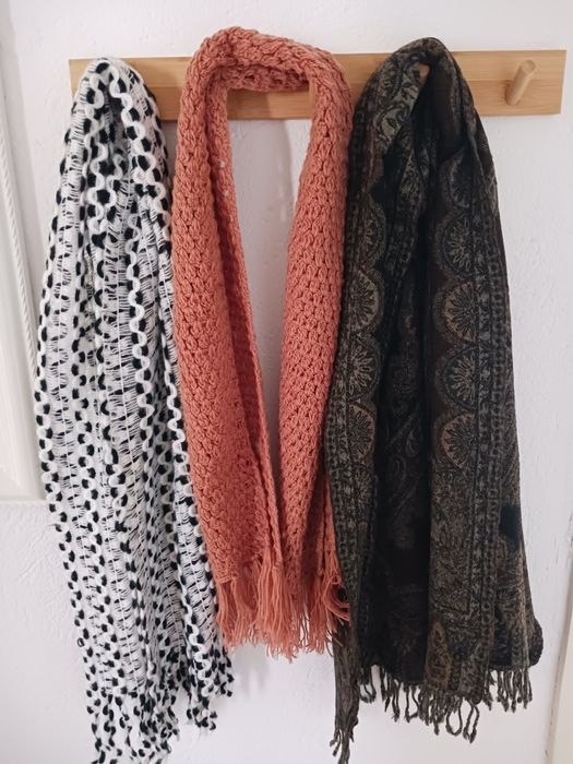 Дамски шалове  изгодно