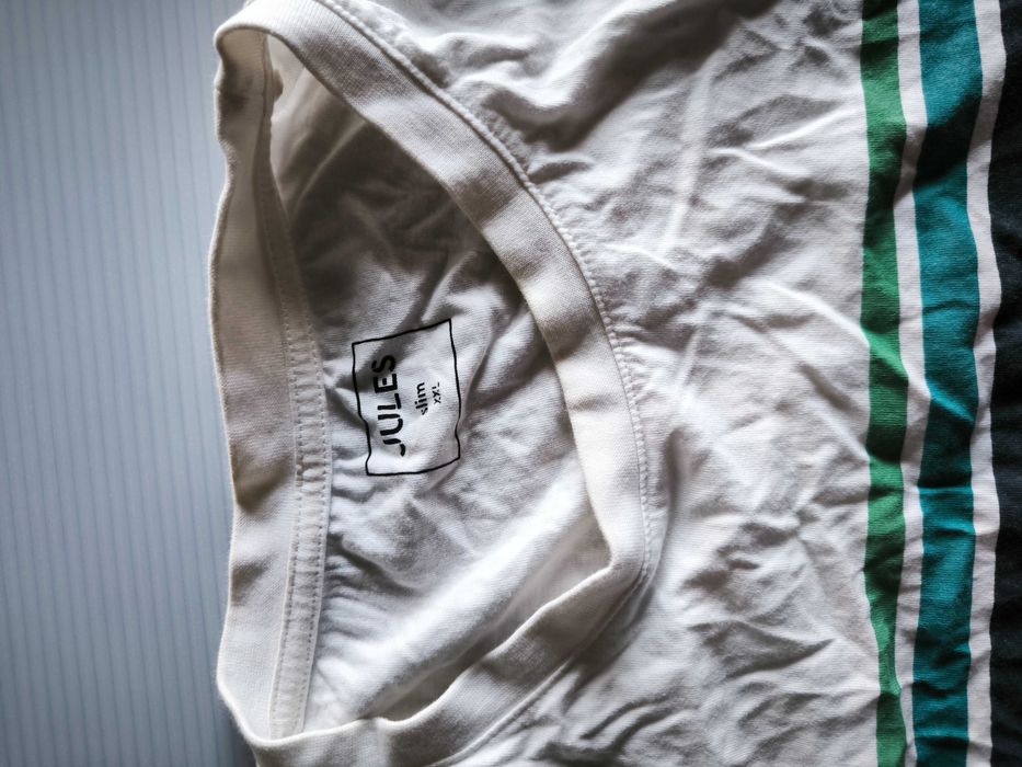 Tricou firme diferite