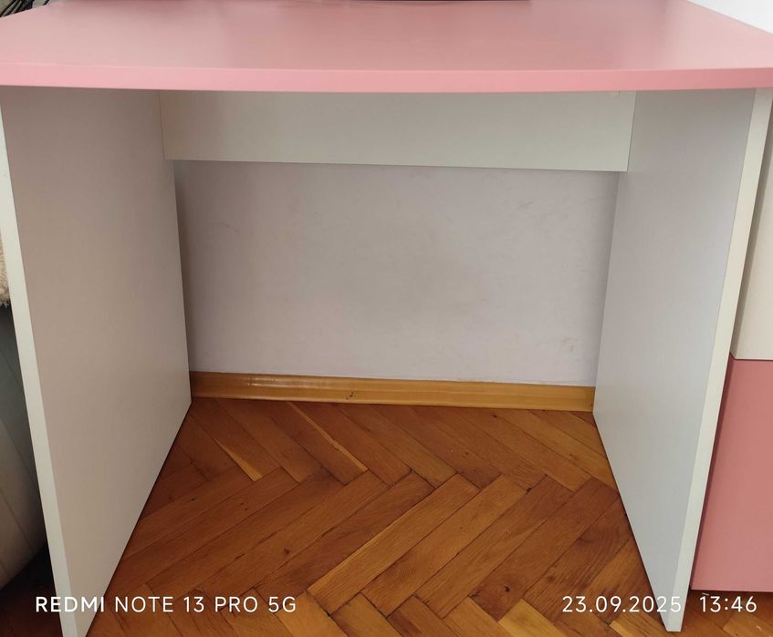 Мебели за детска стая за момиче