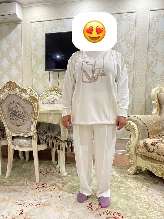 Костюм-двойка с брюками