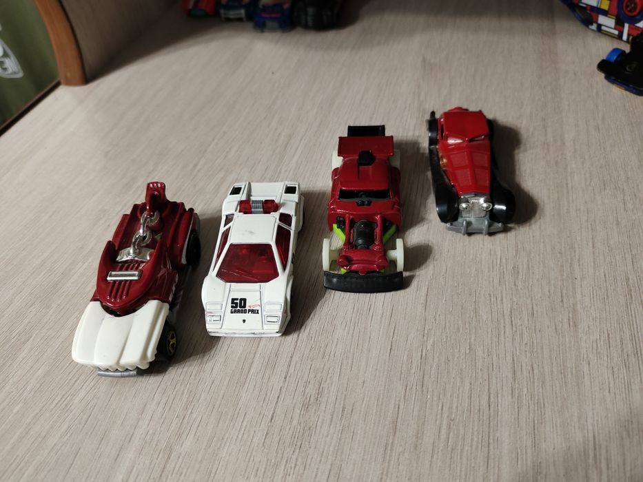 Машинки hot wheels