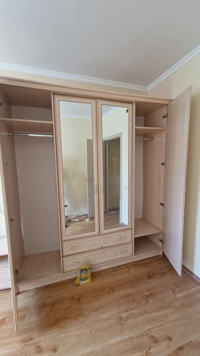 Продаю гарнитур для спальни.