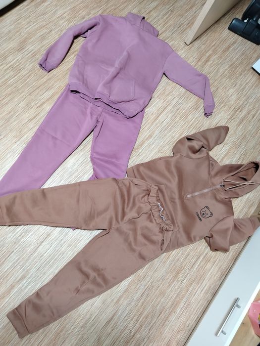 Продам 2 спортивных костюма за 5500тг, р 48-50