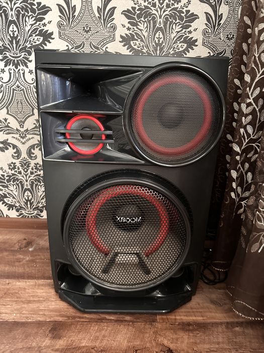 LG CL98 XBOOM 3500w
