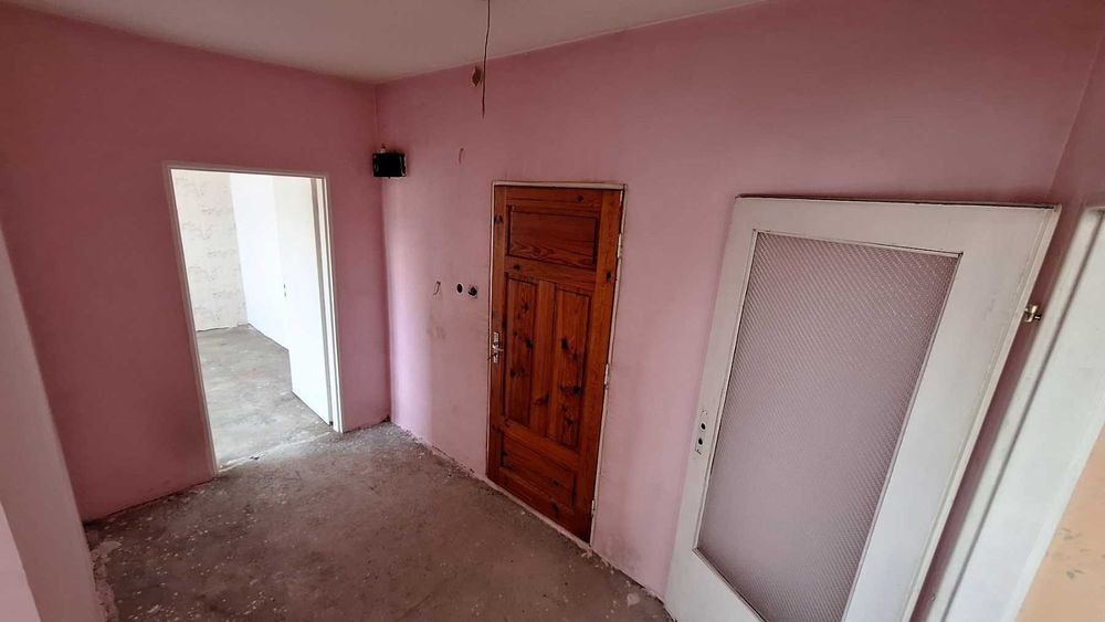 Продава се Тристаен апартамент в Кюстендил, Център - 73 кв.м за 688 €/кв.м - Снимка #10