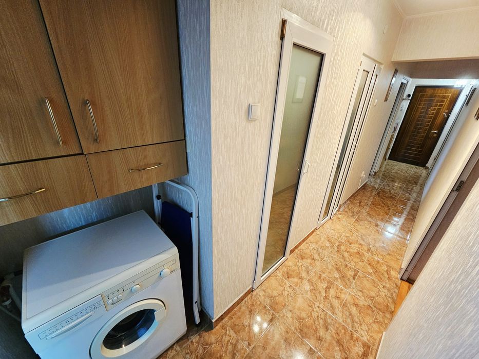 Vanzare apartament 3 camere, zona Catedrala