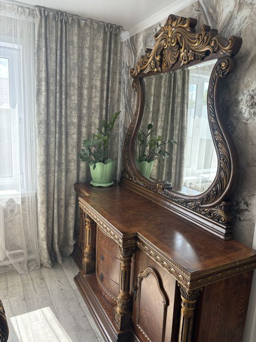 Продам спальный гарнитур