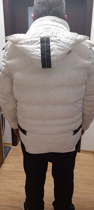 Бяло мъжко,късо яке за есен зима.