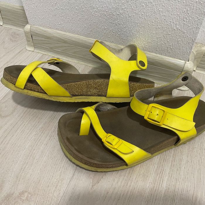 Босоножки женские