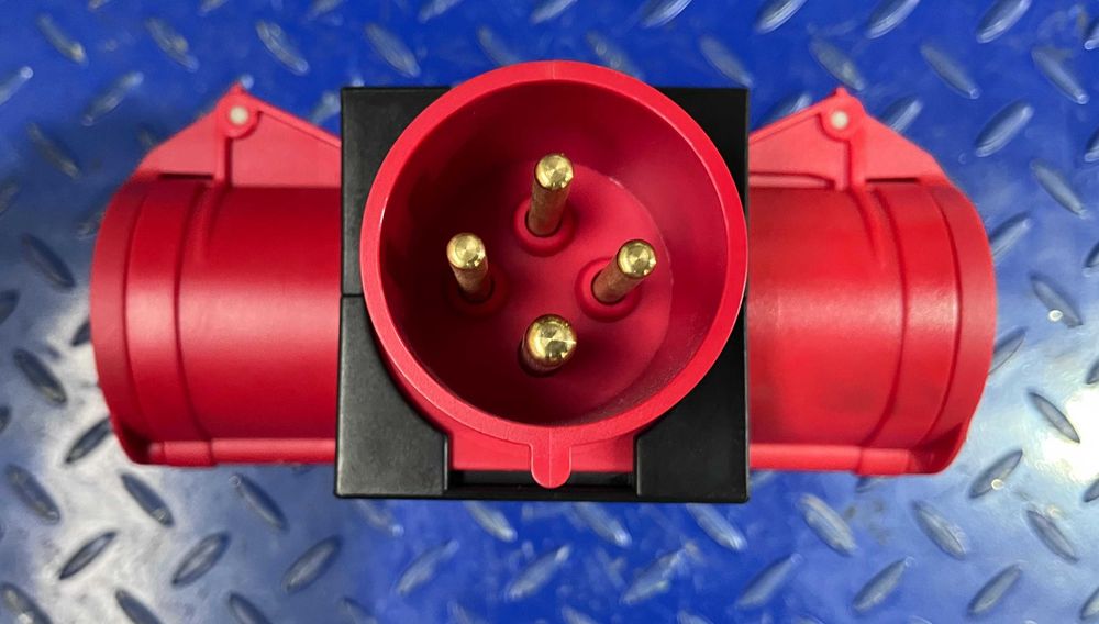 Priza portabila tripla PCE Poliamida 3x32A/4P IP44