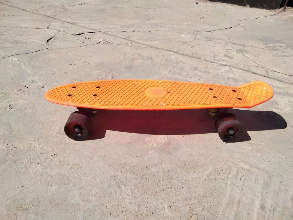 Продам пинеборд оранжевый