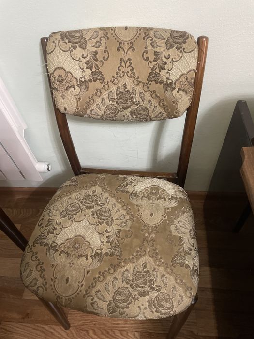 Стол обеденный +5 стульев