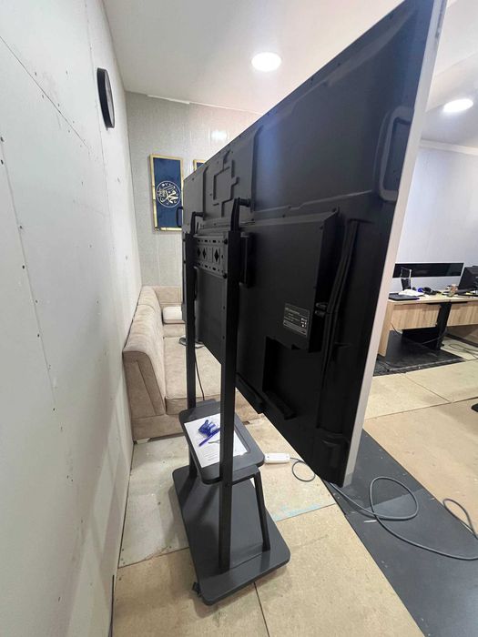 Interaktivniy panel 65 srochniy sotiladi