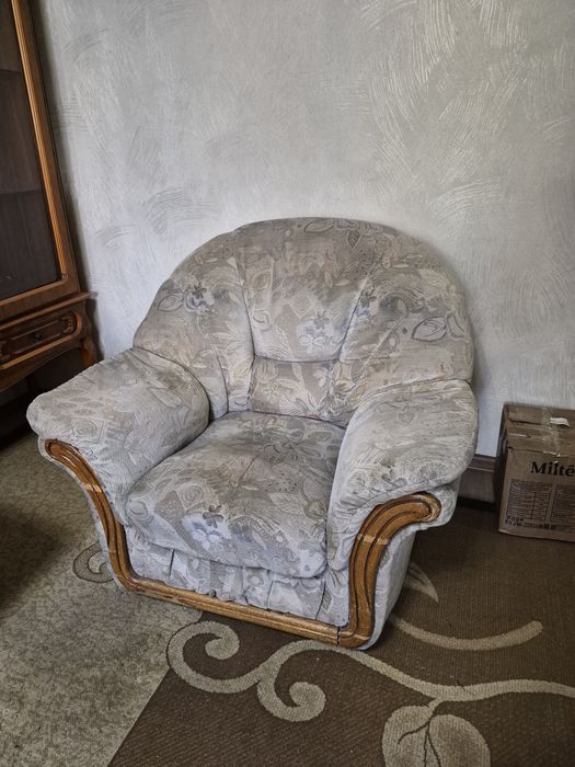 Роскошный комплект: диван-кровать и 2 кресла (массив, классика)