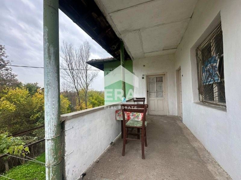 Само в Ера имоти Хасково! Двуетажна къща в село Дряново