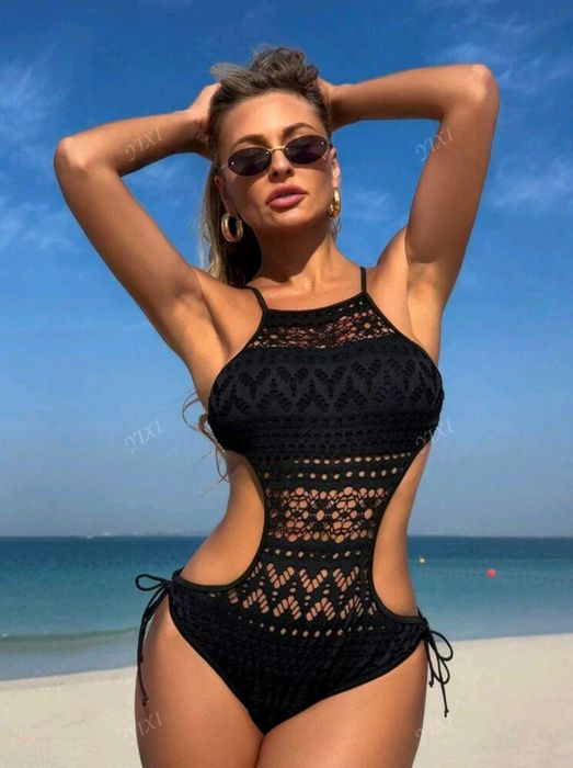 Екстравагантен бански
