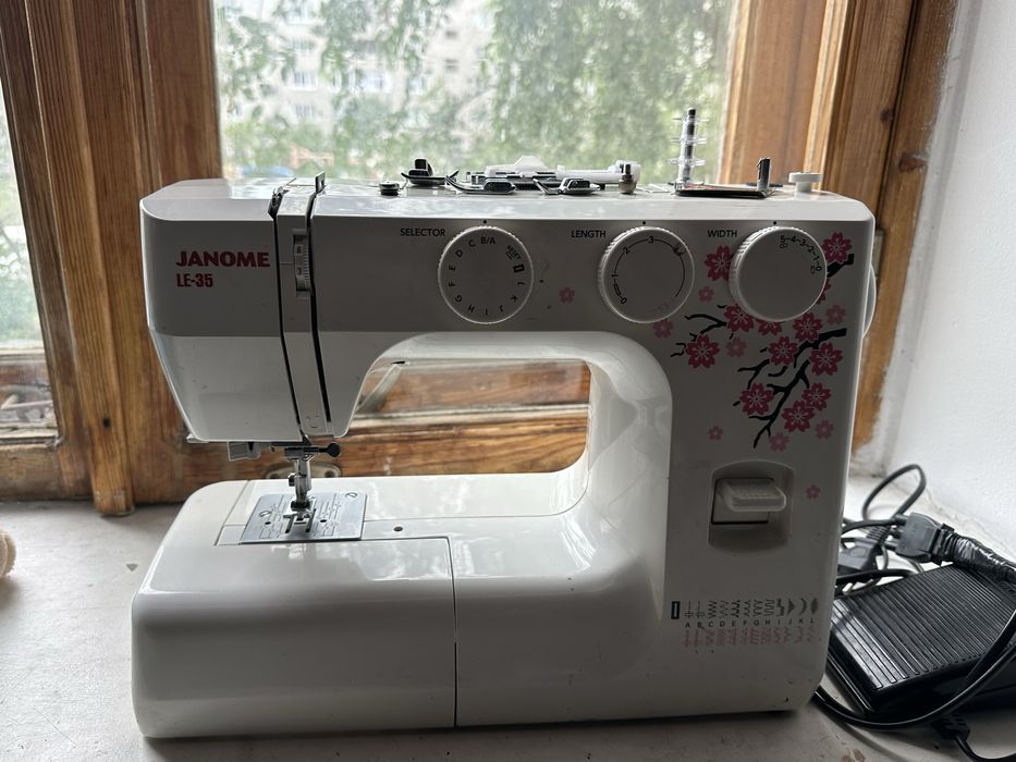 швейная машинка Janome LE-35
