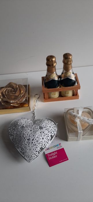 !!! НОВО "2 бр.  Декоративни  петлета +2 бр.-Свещници " СЪРЦЕ"