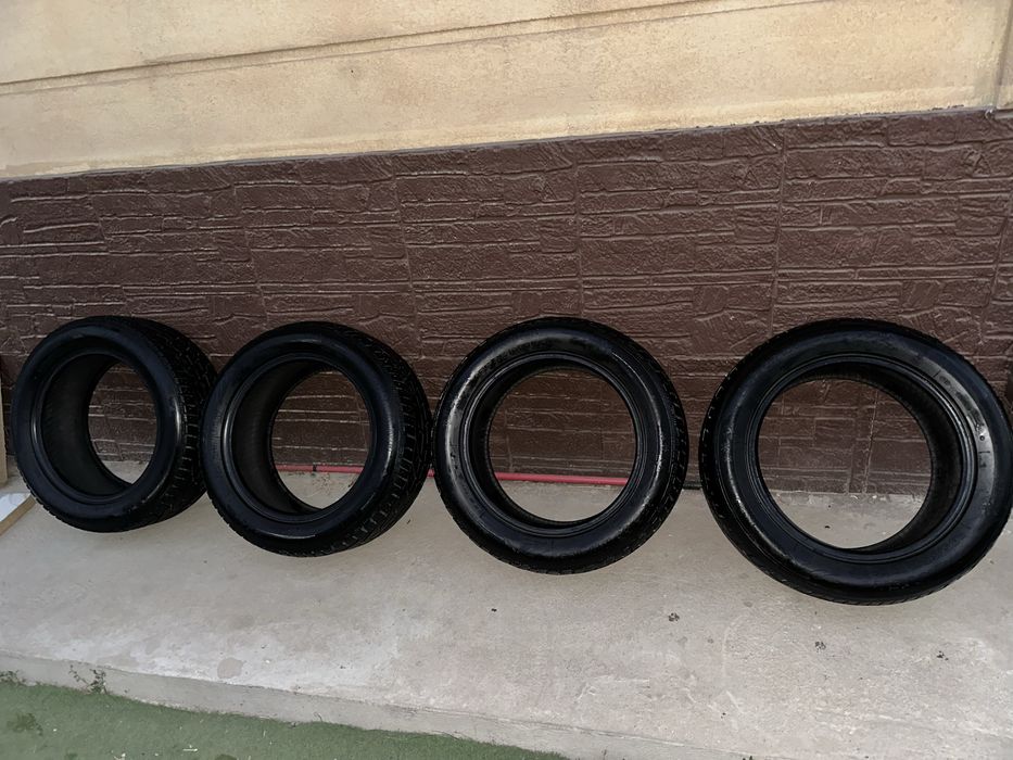 Продам шину 235/55/17 в хорошем