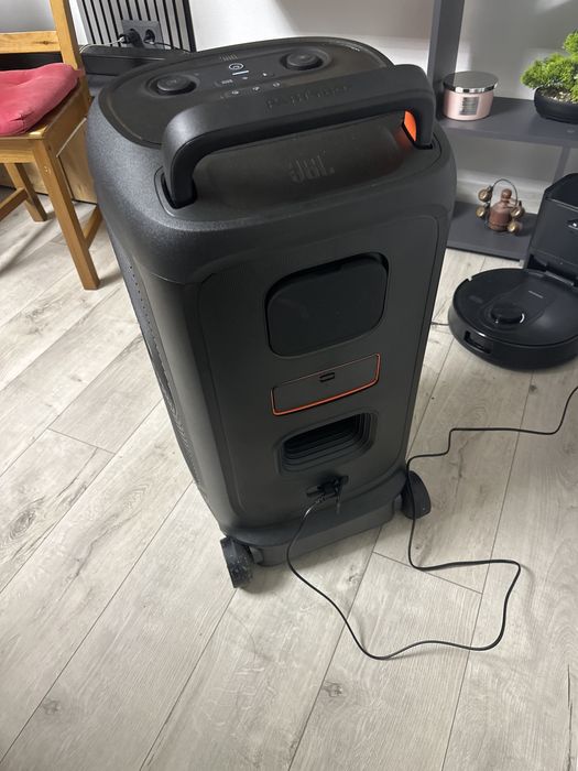 Vand urgent boxa portabila jbl aproape noua