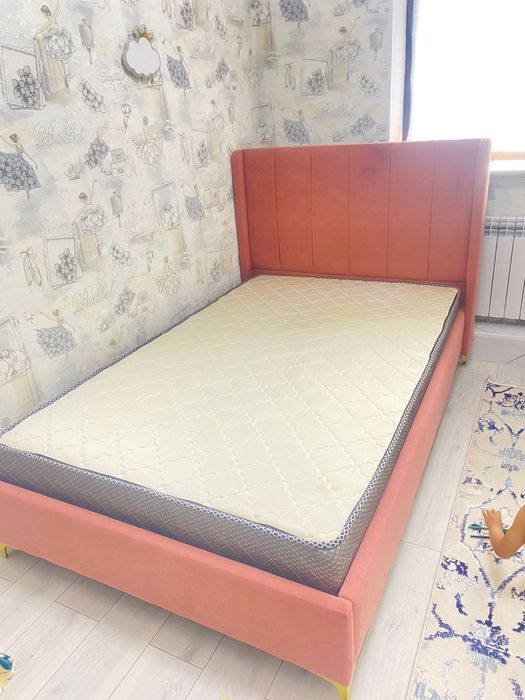 Продам кровать полуторка