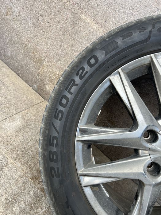 Оригинал диск с шиной 285/50/20 от Lexus Lx570