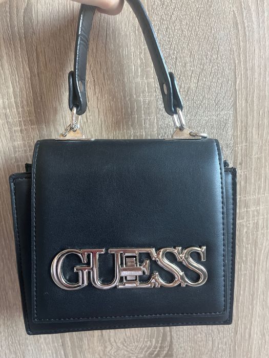 Чисто нова неизползвана чанта на guess оригинална