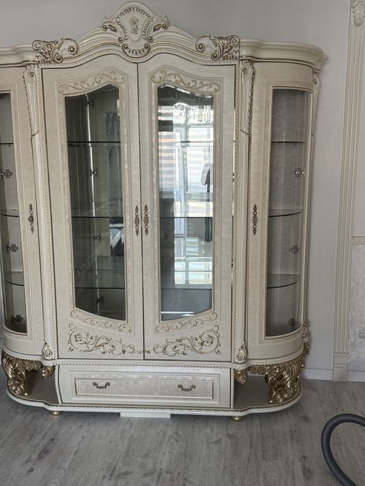 Комплект - Комод  айнамен, Сервант