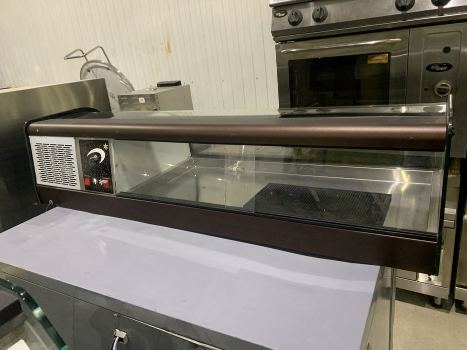 Горизонтальная витрина б/у в отличном состоянии!!!