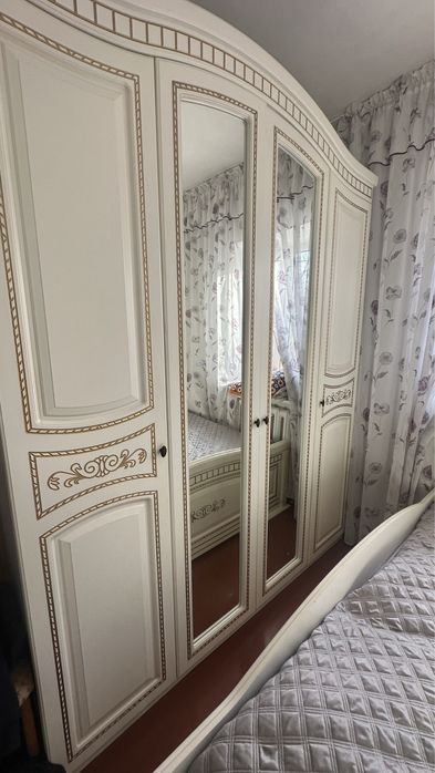 Спальный гарнитур