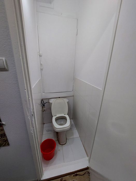 Prodayotsa Chilonzor 12 kv uy soriladi 1/1/4 arentir Farxot bozori