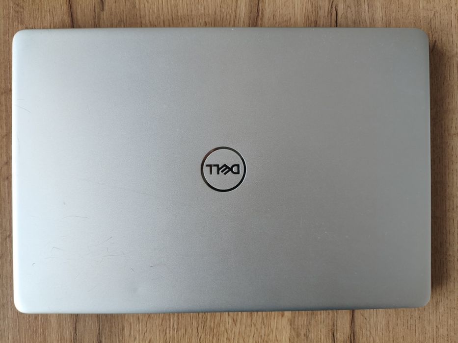 Метален лаптоп Dell Inspiron 13 5000 - i3-7130U, 8GB RAM, 256 SSD
