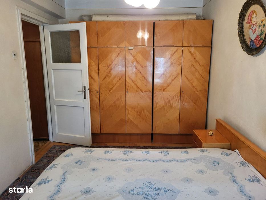 Apartament 2 camere, etaj 1, zonă gara Focsani.