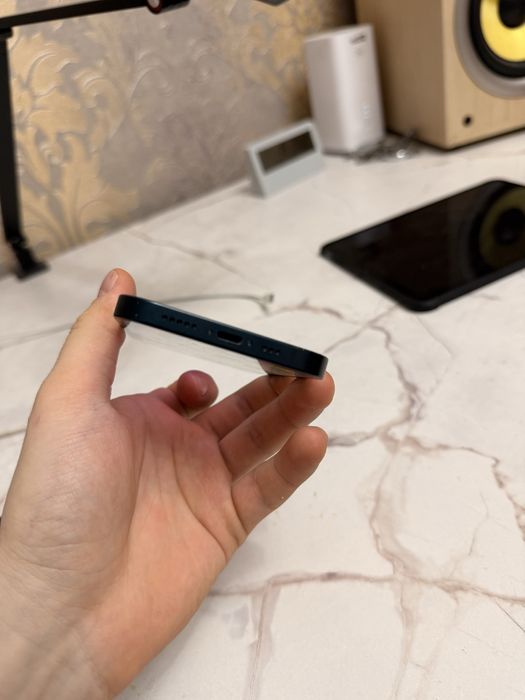 Айфон 13 в черном цвете 128 гб