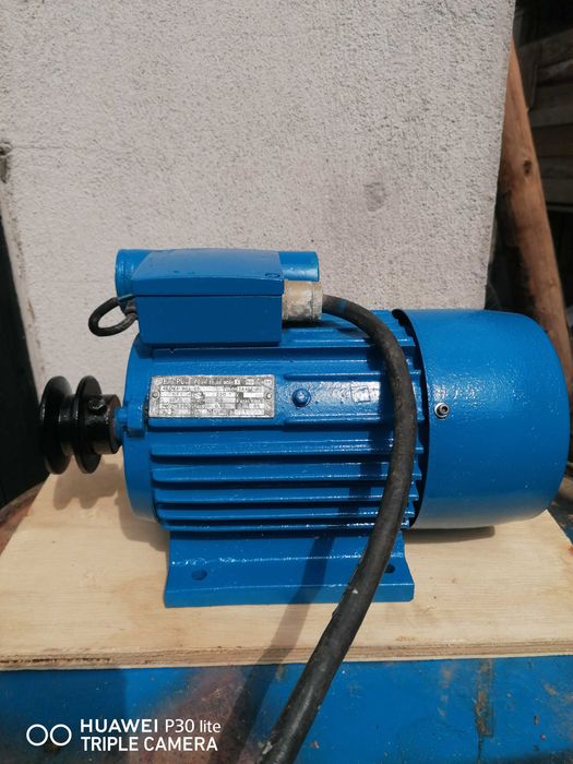 Двигатели монофазни