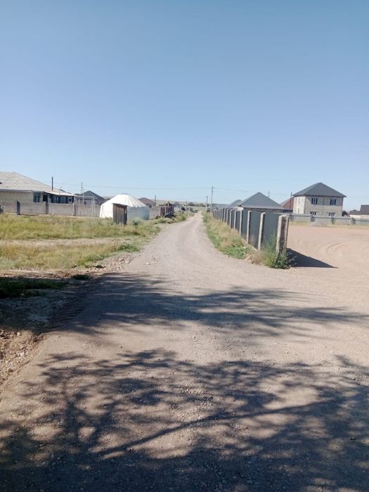 Продам участок с недостроеным домом