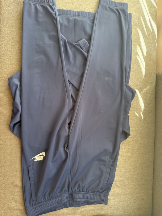 Спортен Екип Найк