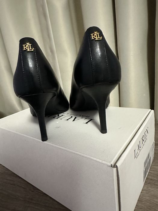 Ralph Lauren черни обувки на ток 37.5-38 номер
