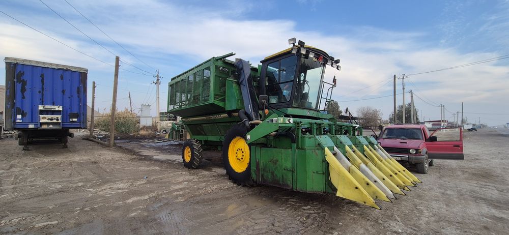 Комбайн John deer 9965