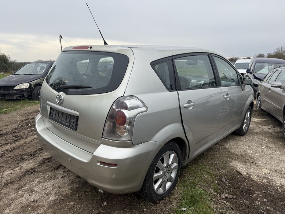 Toyota Corolla Verso 1.8 бензин – На части